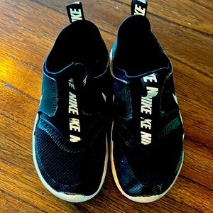 Nike Flex Runner Shoes (size 11.5c)